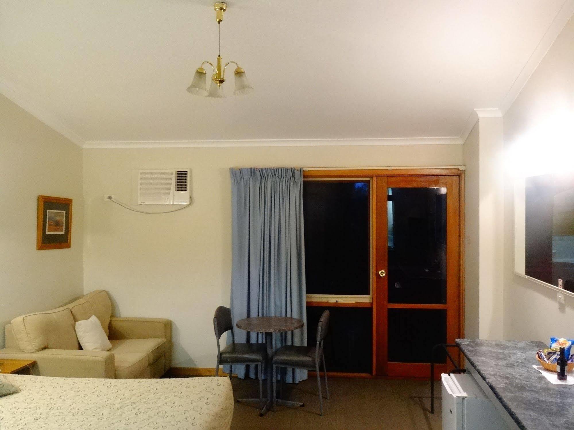 Coal Creek Motel Korumburra Exterior photo