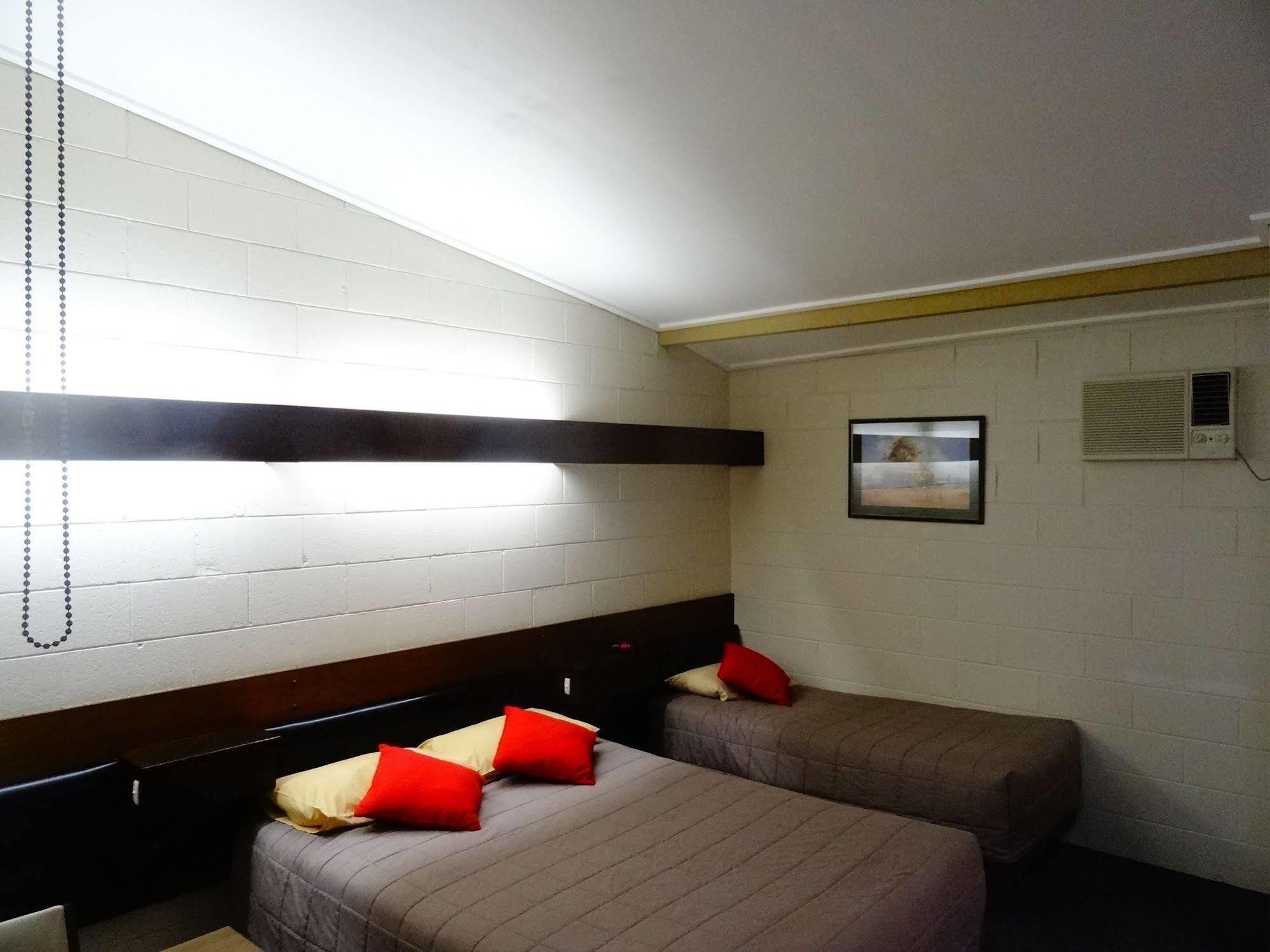 Coal Creek Motel Korumburra Exterior photo